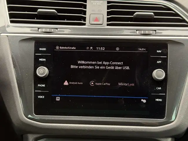 Volkswagen Tiguan view 6