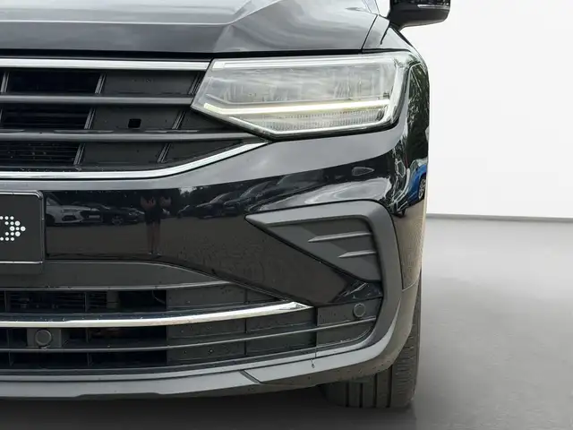 Volkswagen Tiguan view 12