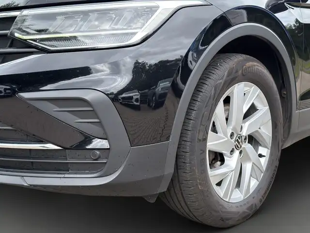 Volkswagen Tiguan view 13