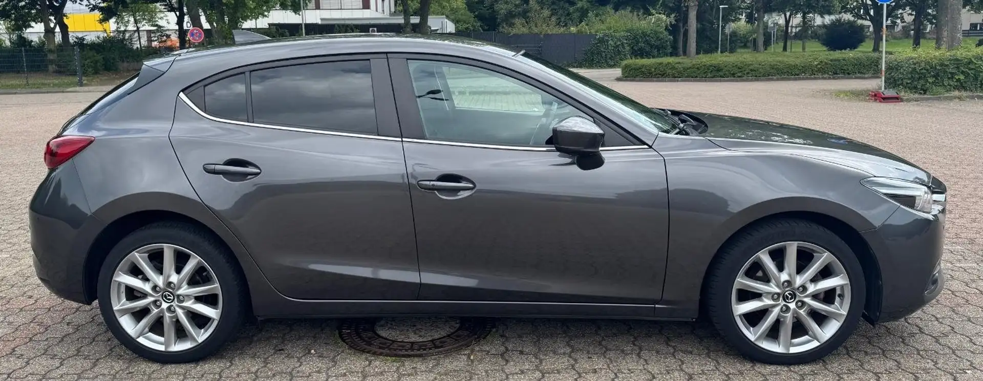 Mazda 3 Mazda 3 2.0 SKYACTIV-G 120 Sports-Line Grau - 1