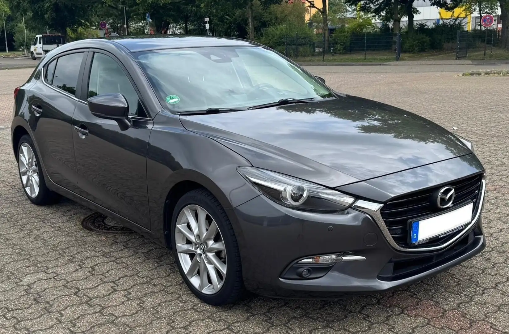 Mazda 3 Mazda 3 2.0 SKYACTIV-G 120 Sports-Line Grau - 2