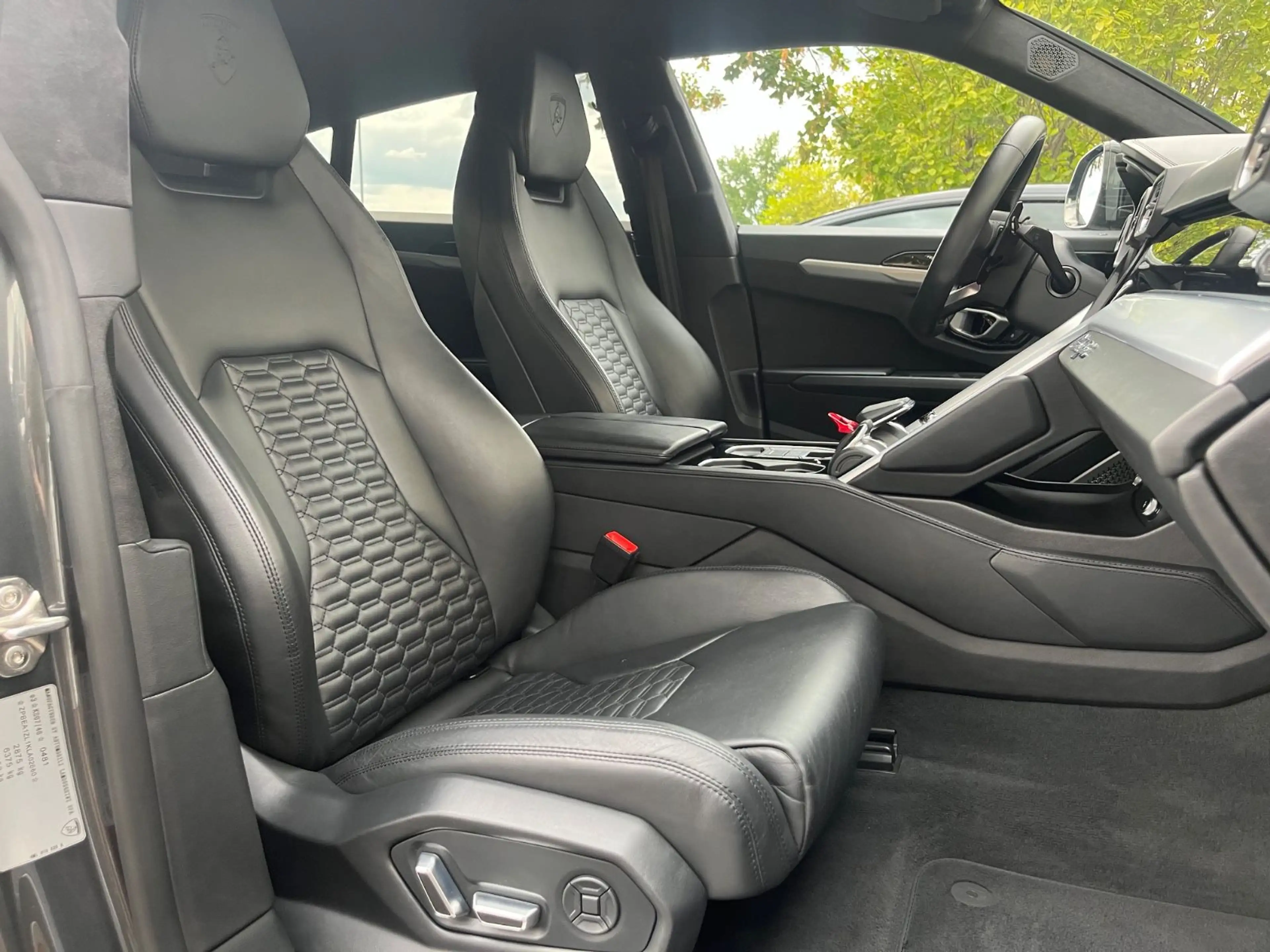 Lamborghini Urus 4.0 V8 Aut. Leder HuD,B&O,360°, Grau Matt — photo 6
