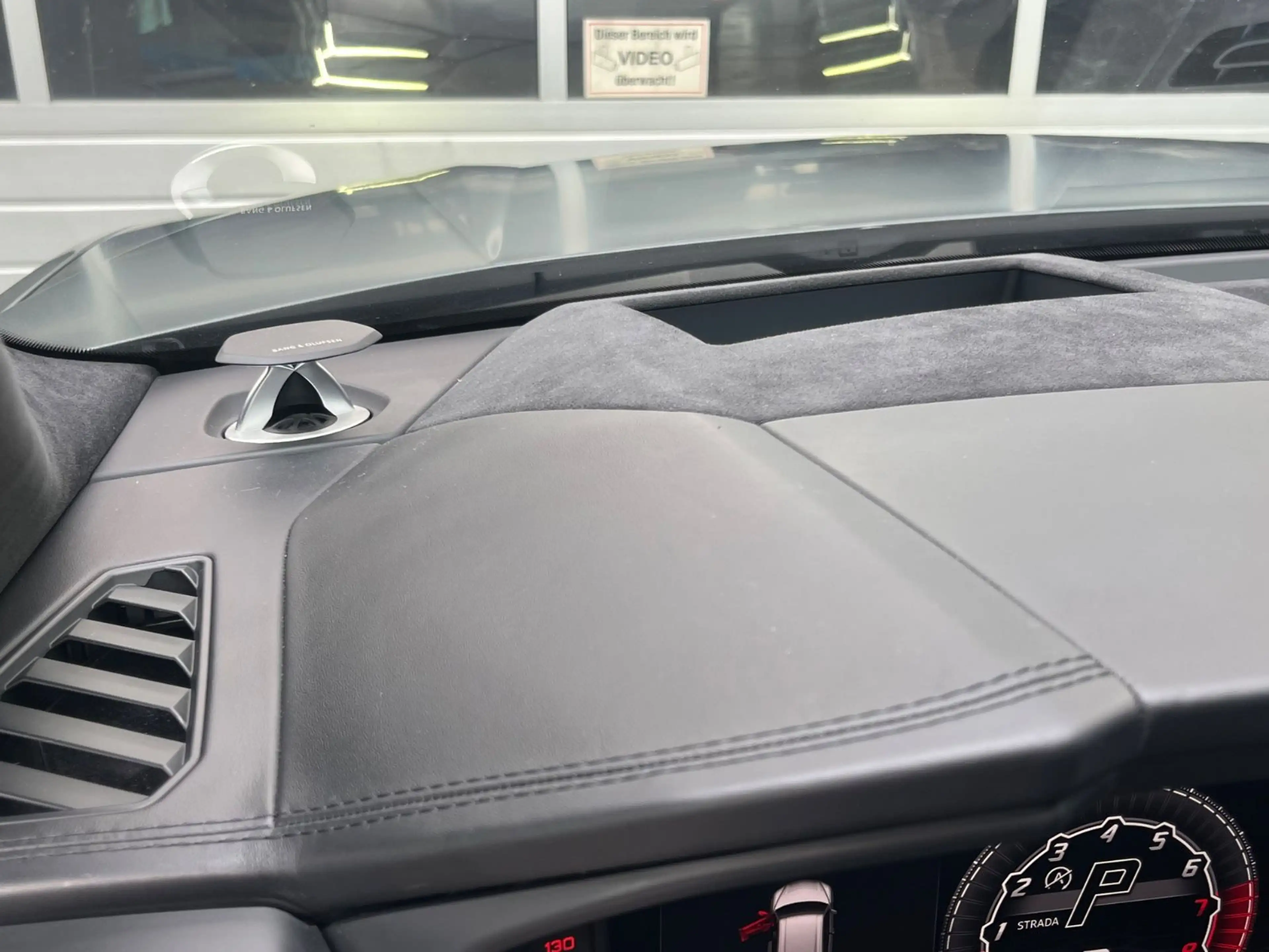 Lamborghini Urus 4.0 V8 Aut. Leder HuD,B&O,360°, Grau Matt — photo 15