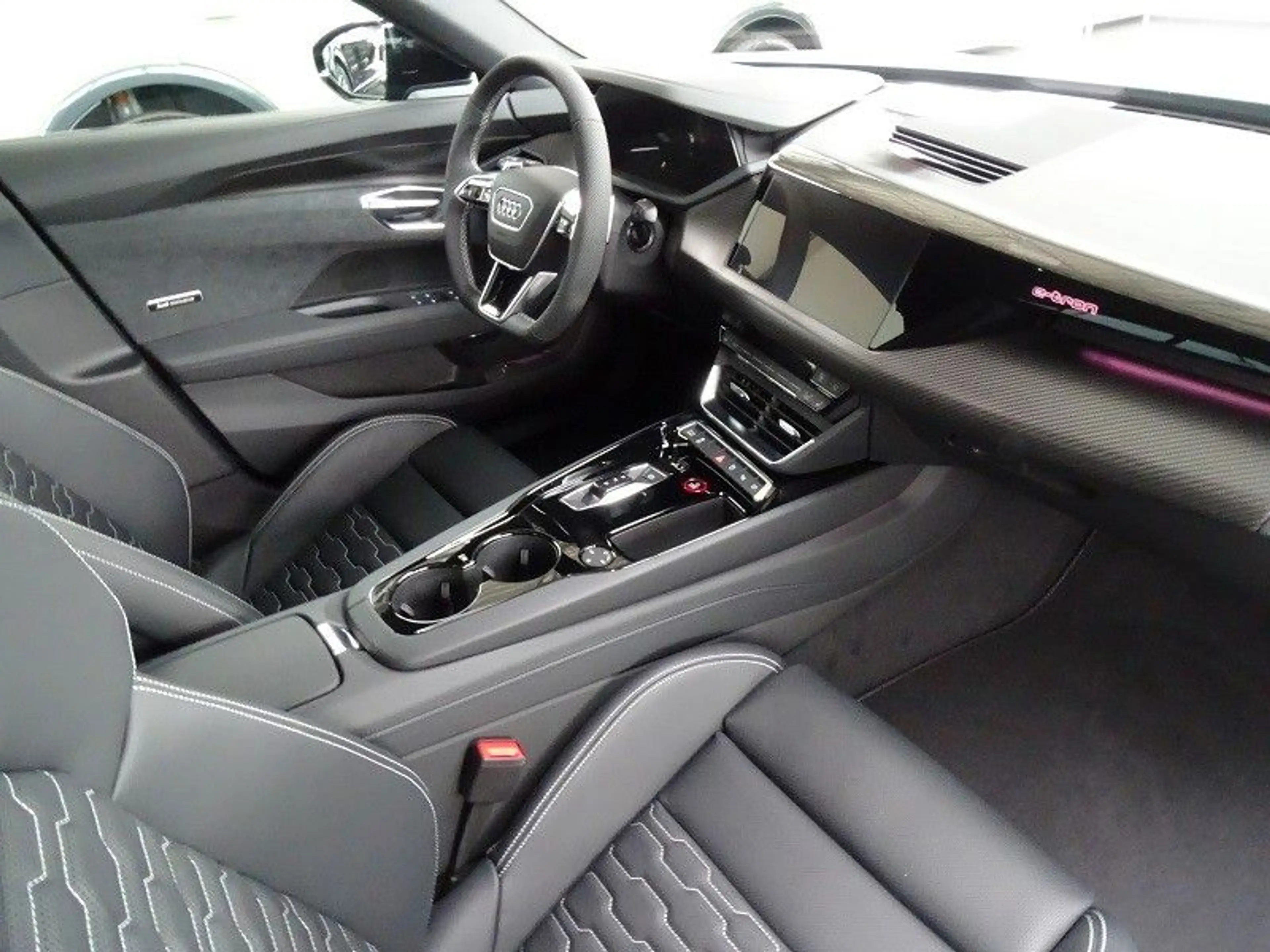 Audi e-tron GT 350 quattro / Audi exclusive — photo 15