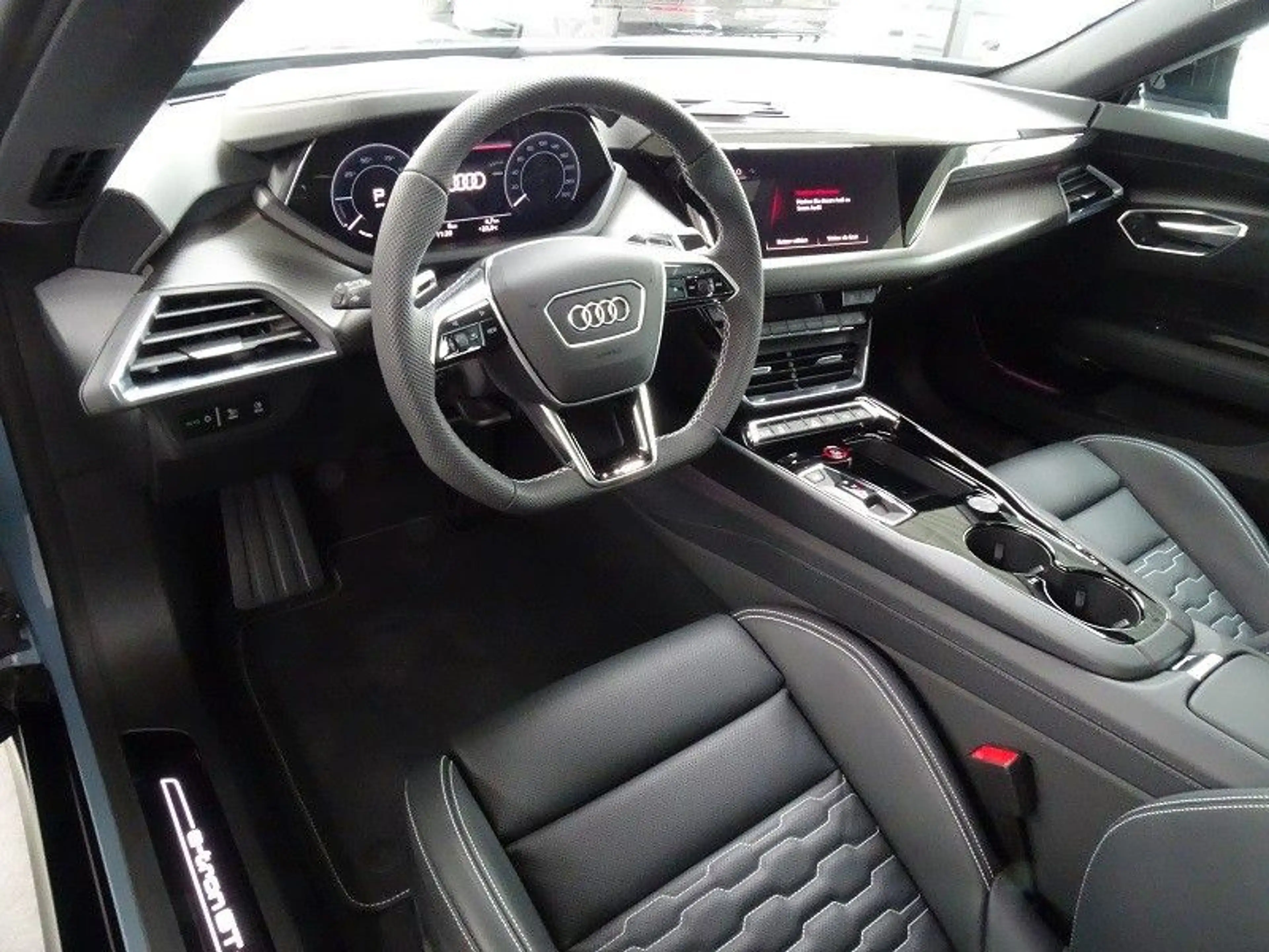 Audi e-tron GT 350 quattro / Audi exclusive — photo 14
