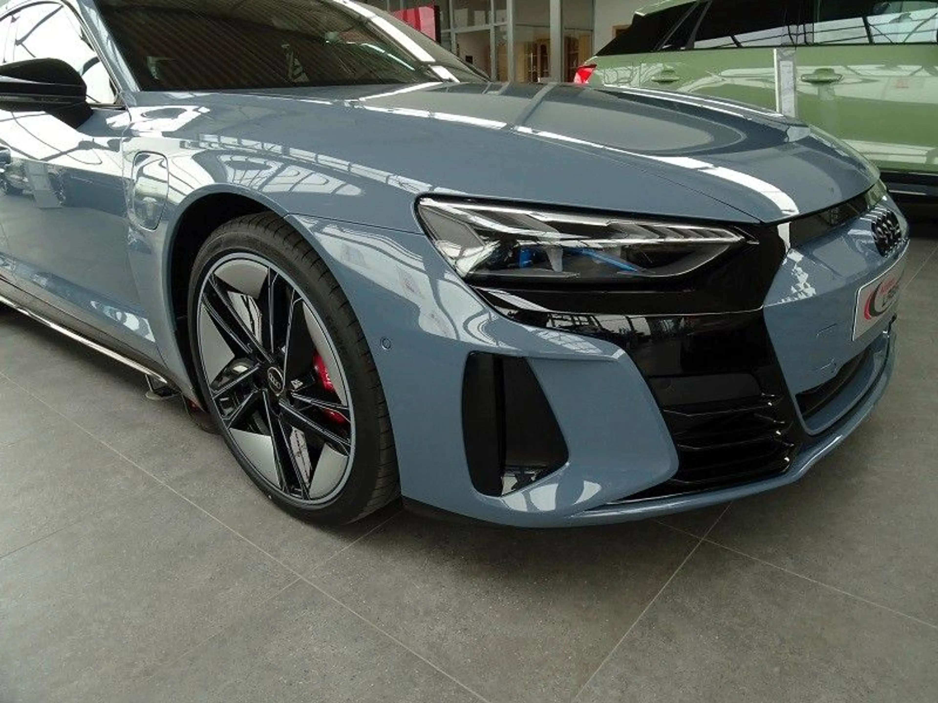 Audi e-tron GT 350 quattro / Audi exclusive — photo 7
