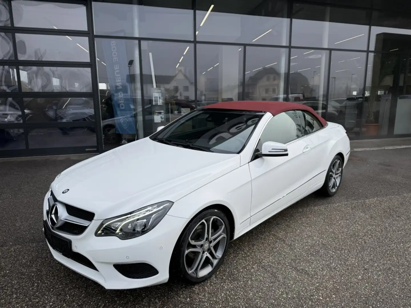 Mercedes-Benz E 220 CDI Aut. CABRIO Weiß - 2
