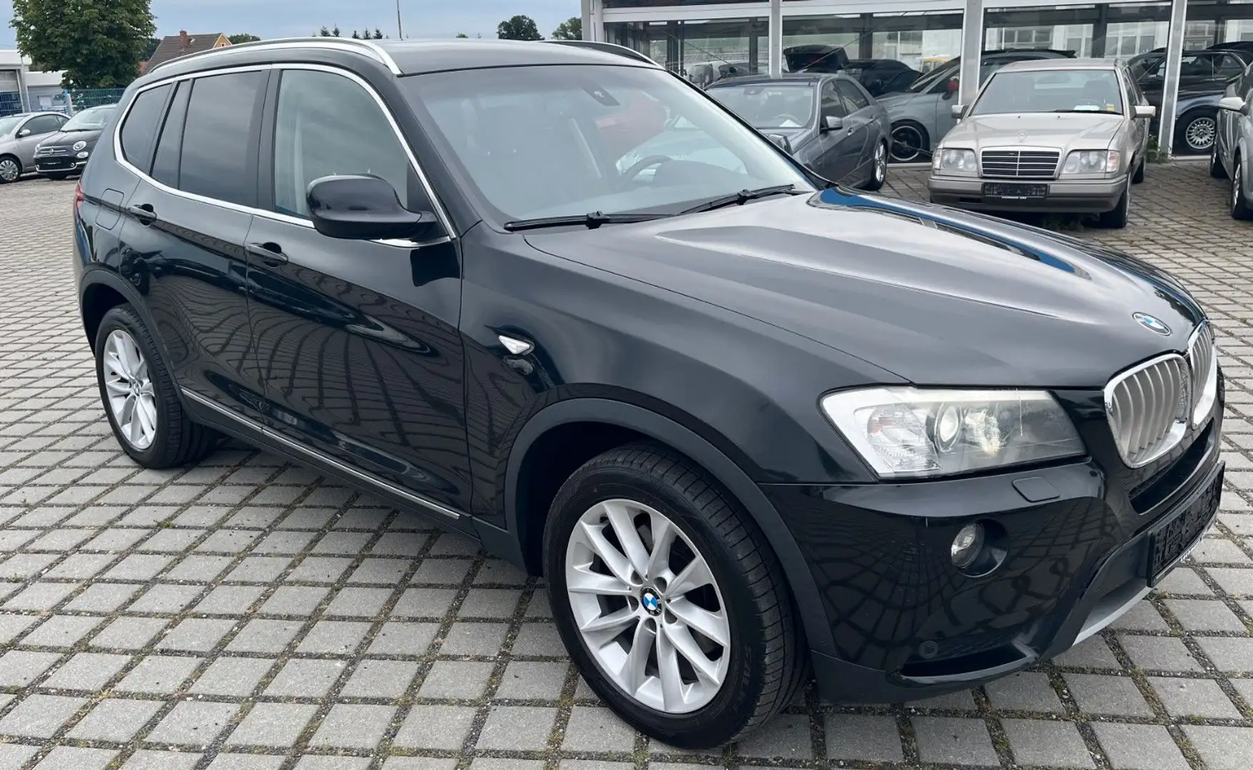 BMW X3 30 d xDrive X-Line Bi-Xenon|AHK|Navi|RFK Schwarz - 1