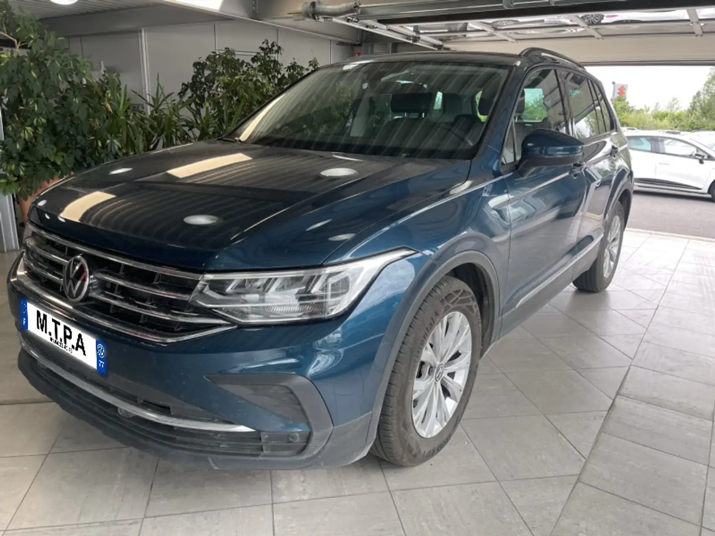Volkswagen Tiguan 1.5 TSI 150ch Life Business Bleu - 1