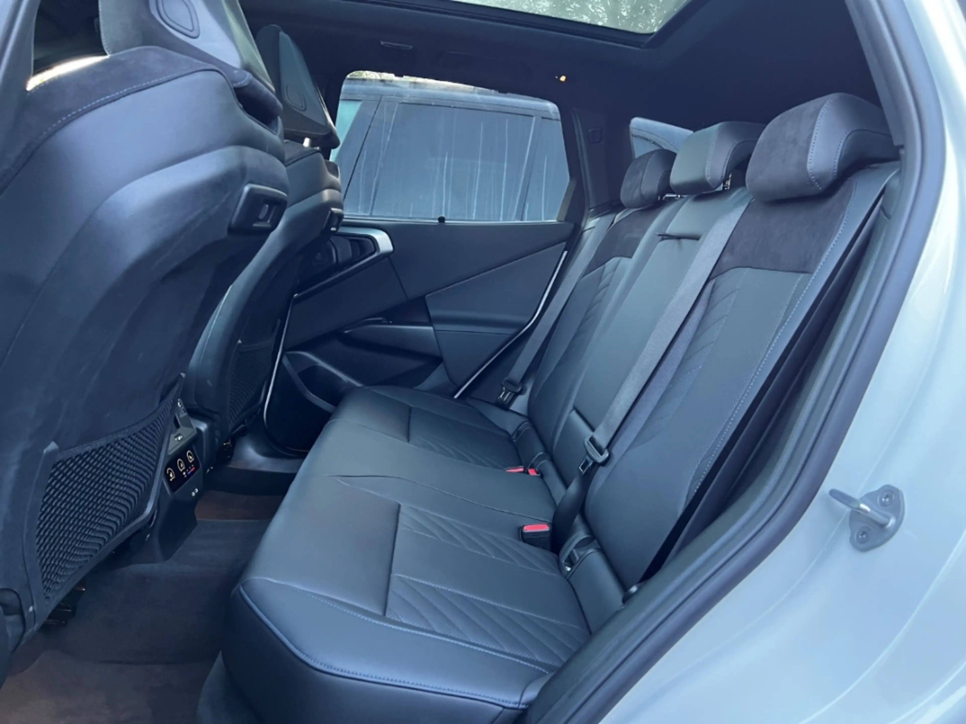 BMW X3 30e xDrive Sportpaket HUD AHK-klappbar El. Panodac — photo 13