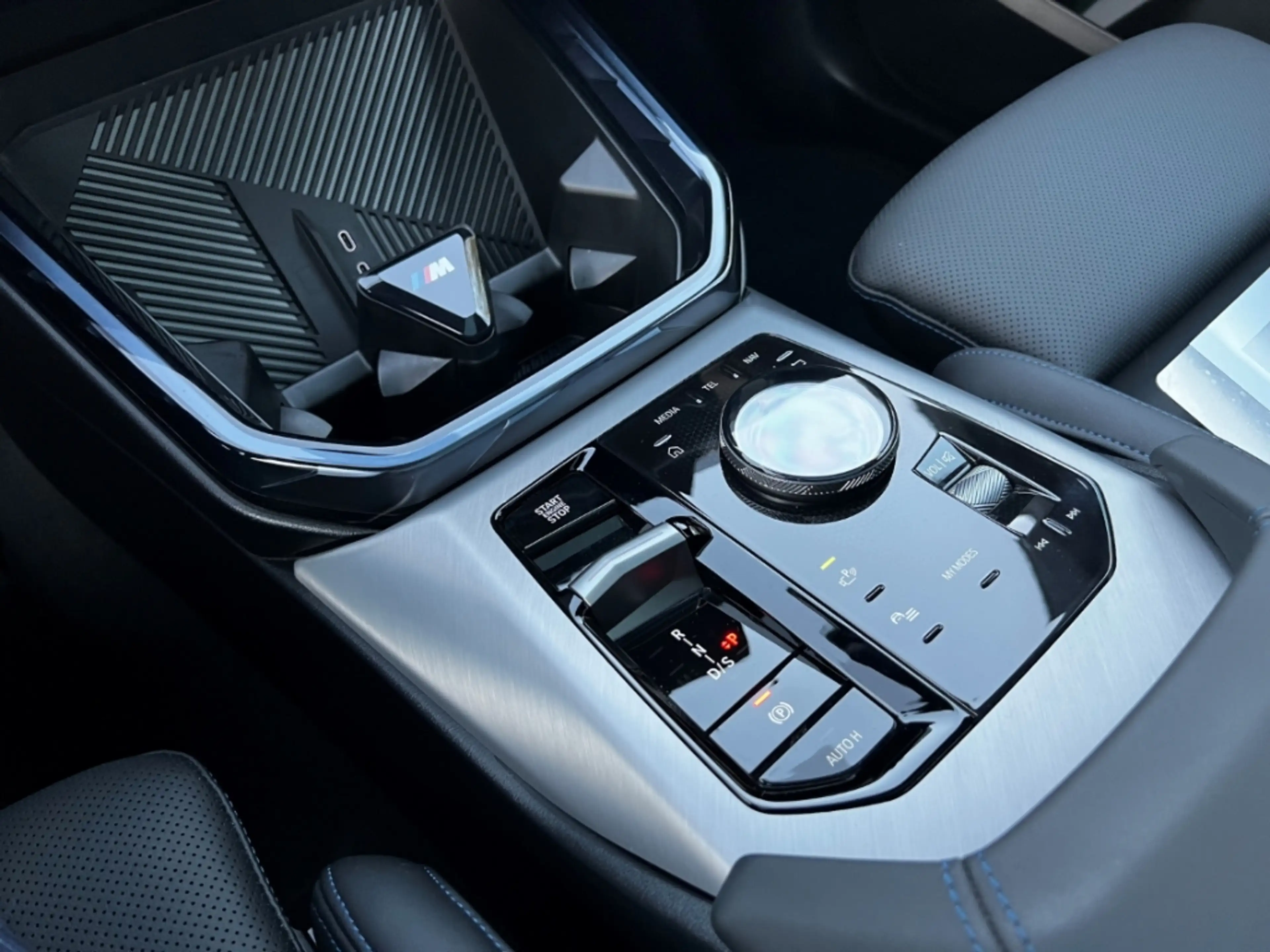 BMW X3 30e xDrive Sportpaket HUD AHK-klappbar El. Panodac — photo 8
