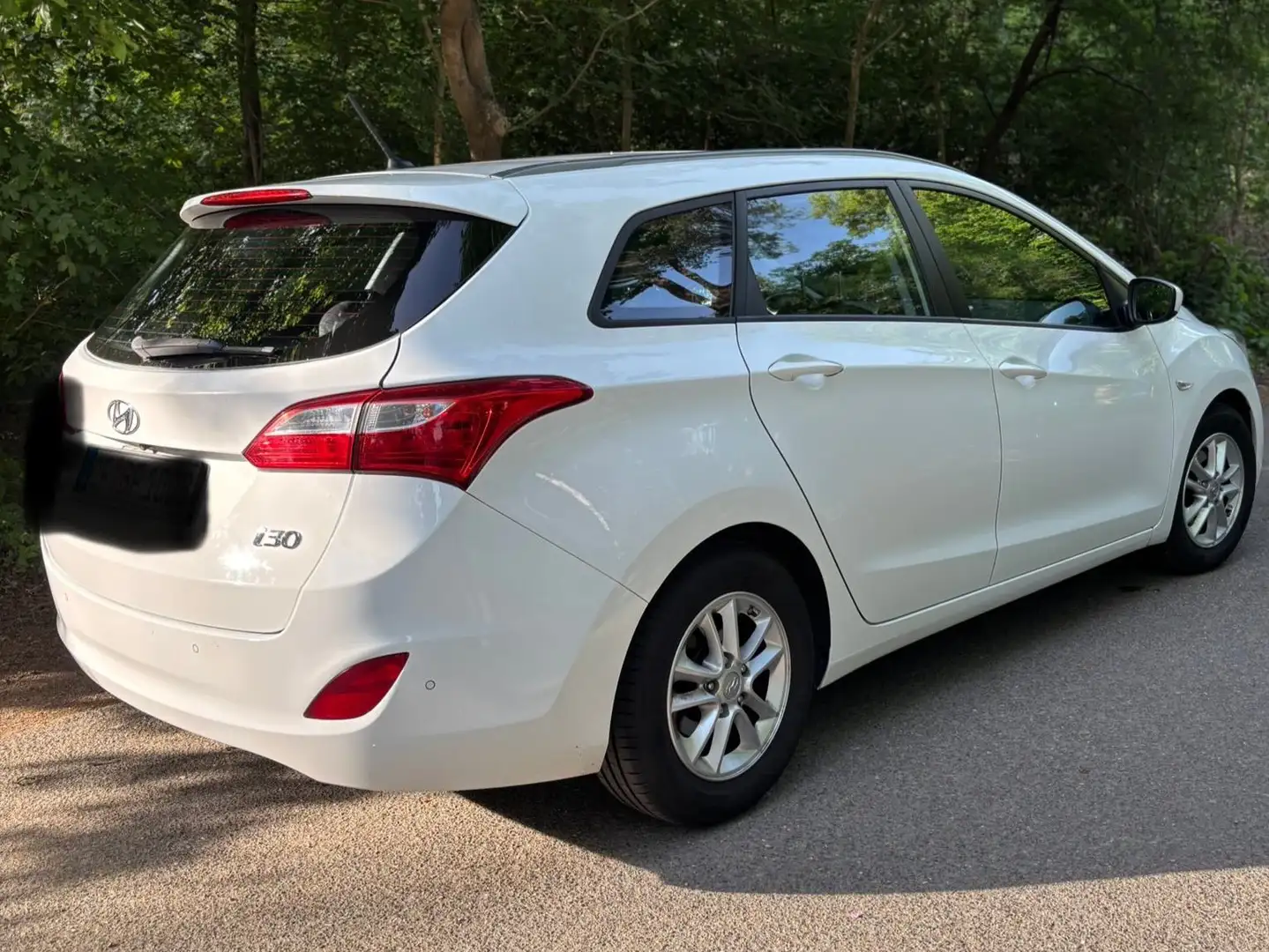 Hyundai i30 blue 1.6 GDI Passion Weiß - 1