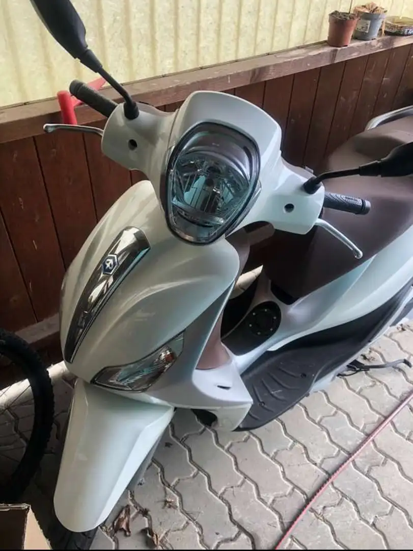 Piaggio Medley 125 ABS Roller Weiß - 2