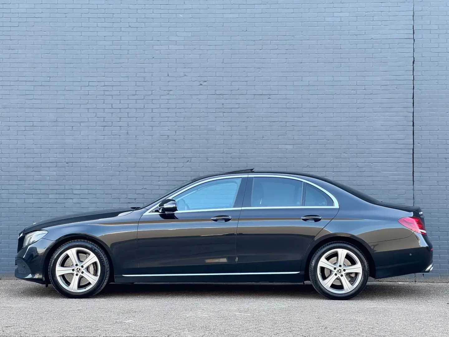 Mercedes-Benz E 350 d 4Matic Premium Plus|EXTRA PEDALEN|SCHUIFDAK| Zwart - 2