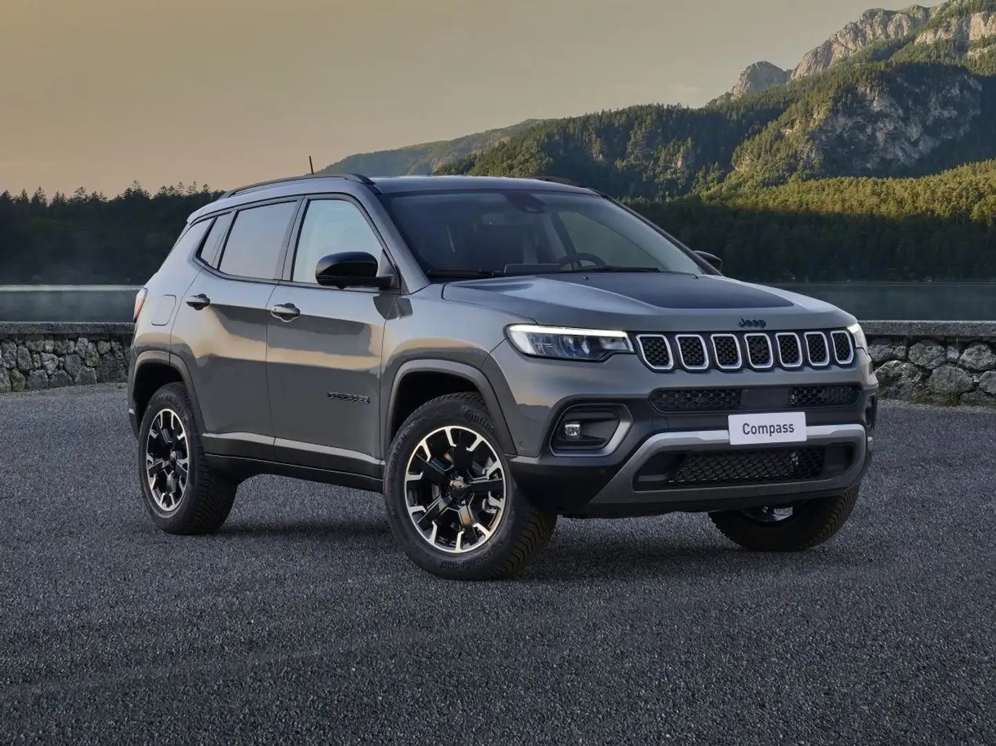 Jeep Compass 1.3 turbo t4 phev Trailhawk 4xe KM 63.800 Grigio - 1