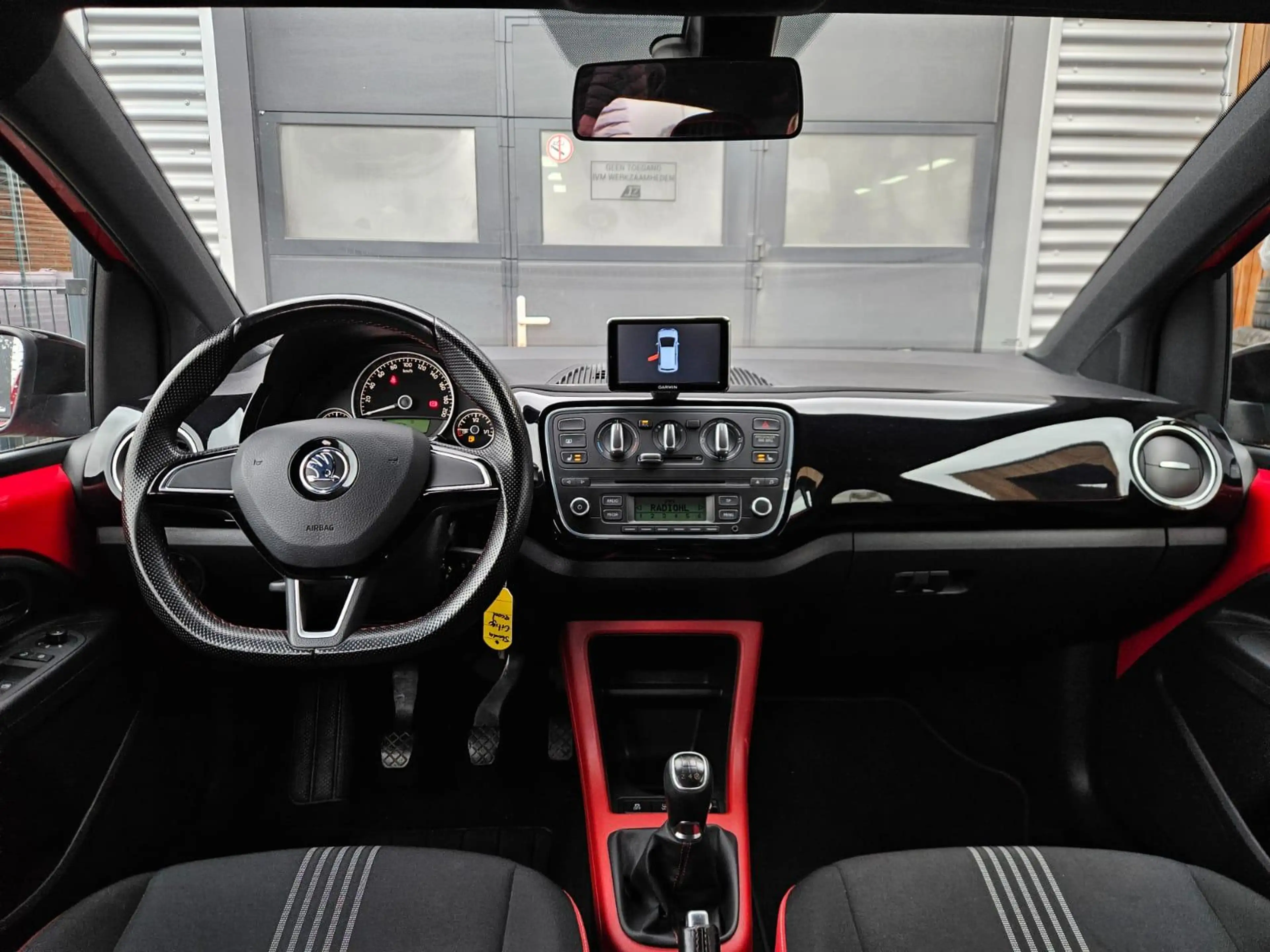 Skoda Citigo 1.0 Greentech Monte Carlo stoelverwarming. parkeer — photo 2