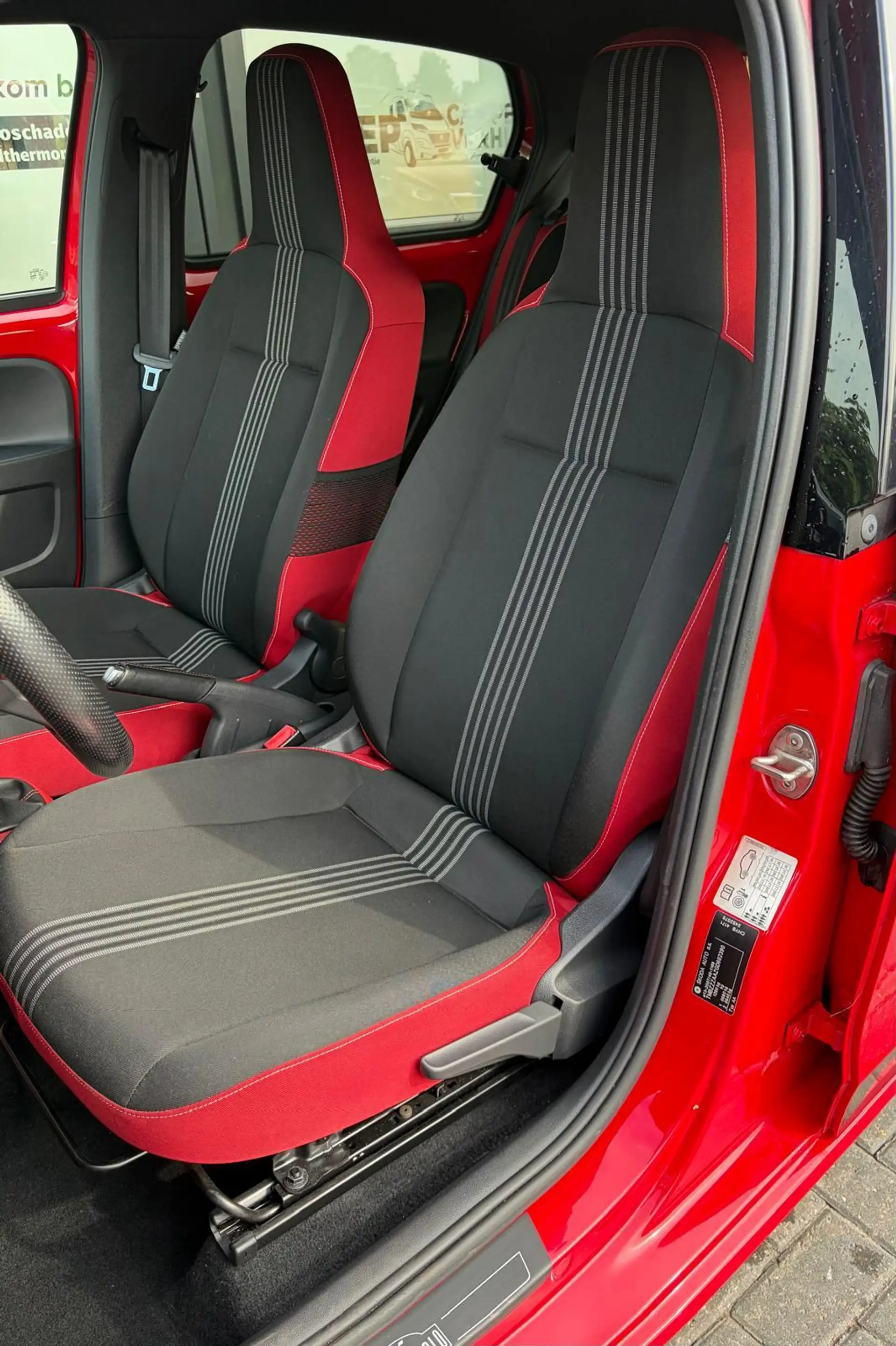 Skoda Citigo 1.0 Greentech Monte Carlo stoelverwarming. parkeer — photo 4