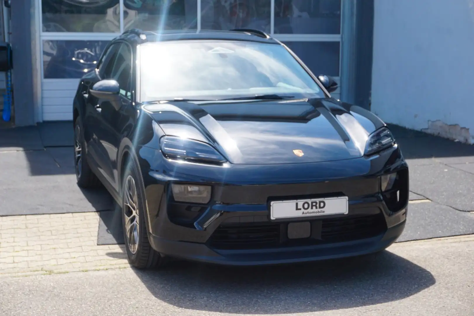 Porsche Macan Electric 4*PASM*Pano*SportChrono*ACC*18Weg Noir - 1