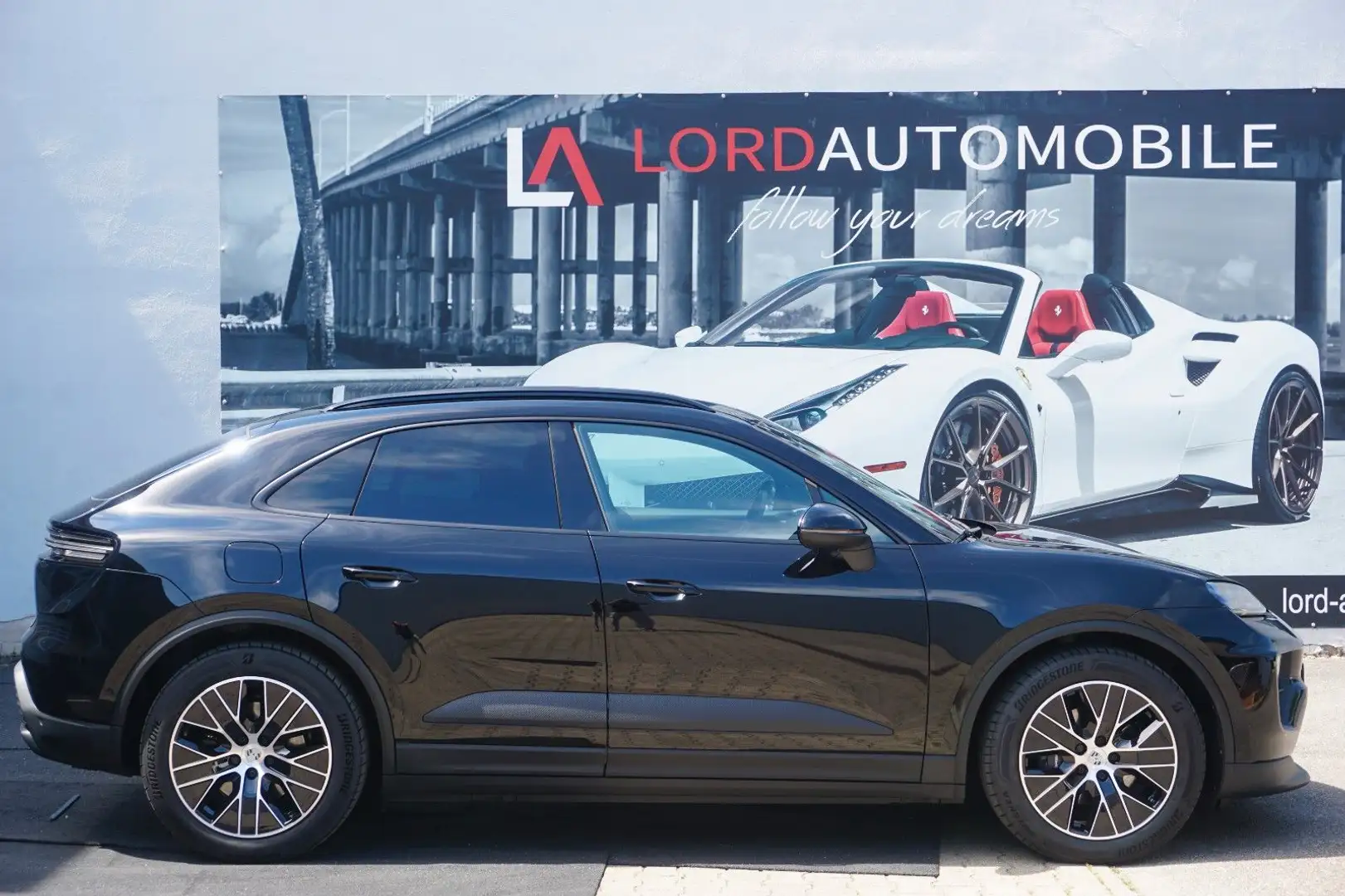 Porsche Macan Electric 4*PASM*Pano*SportChrono*ACC*18Weg Noir - 2