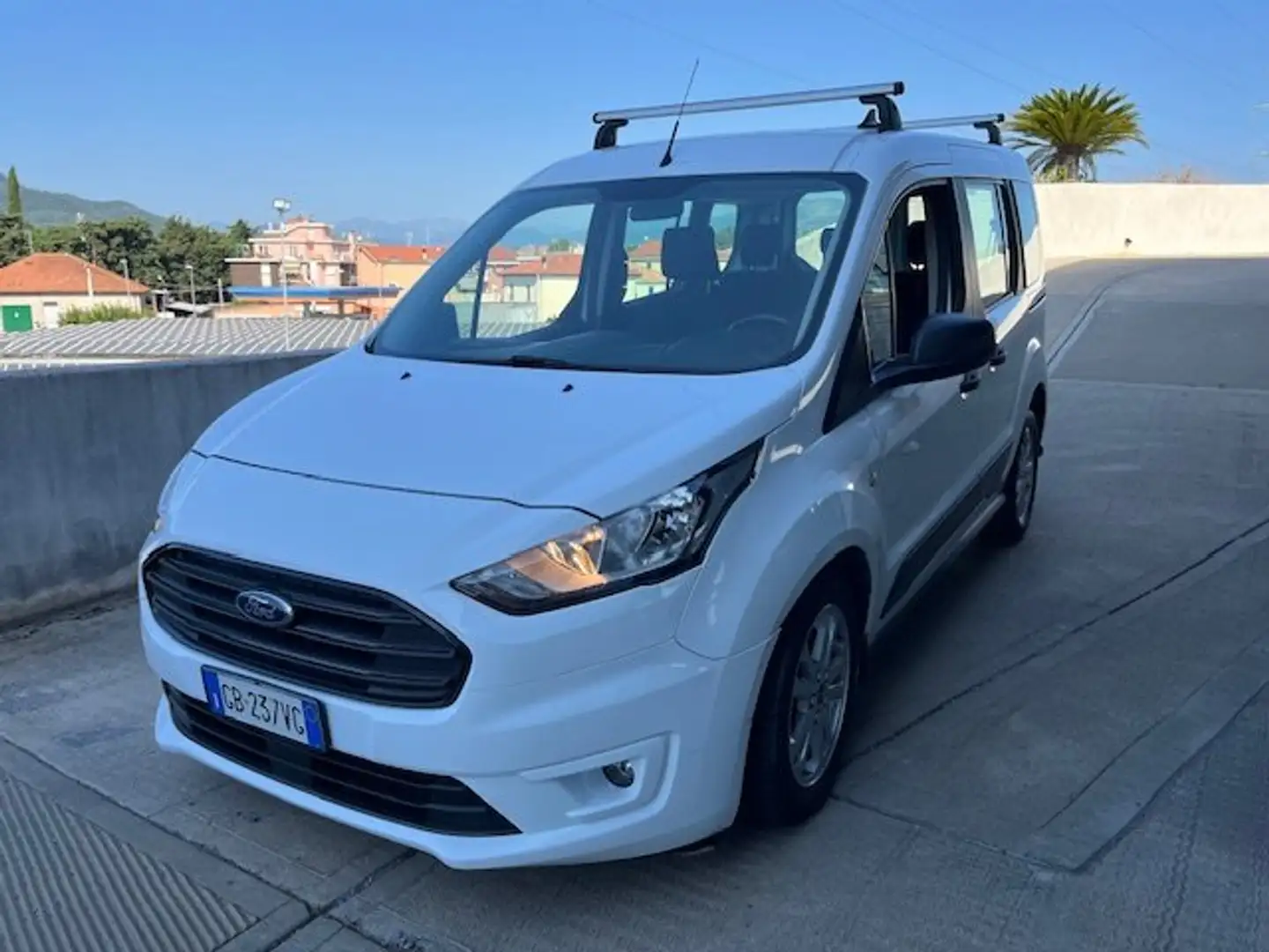 Ford Transit Connect 220 1.5 TDCi 120CV PC aut. Combi Bianco - 2