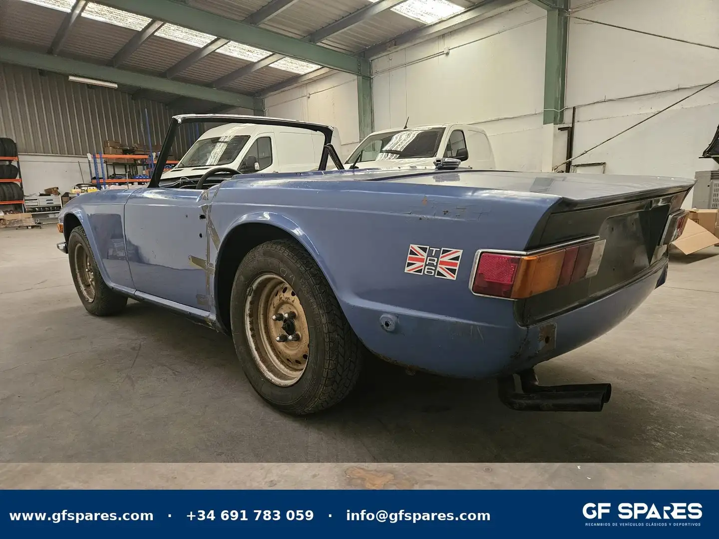 Triumph TR6 Blau - 2
