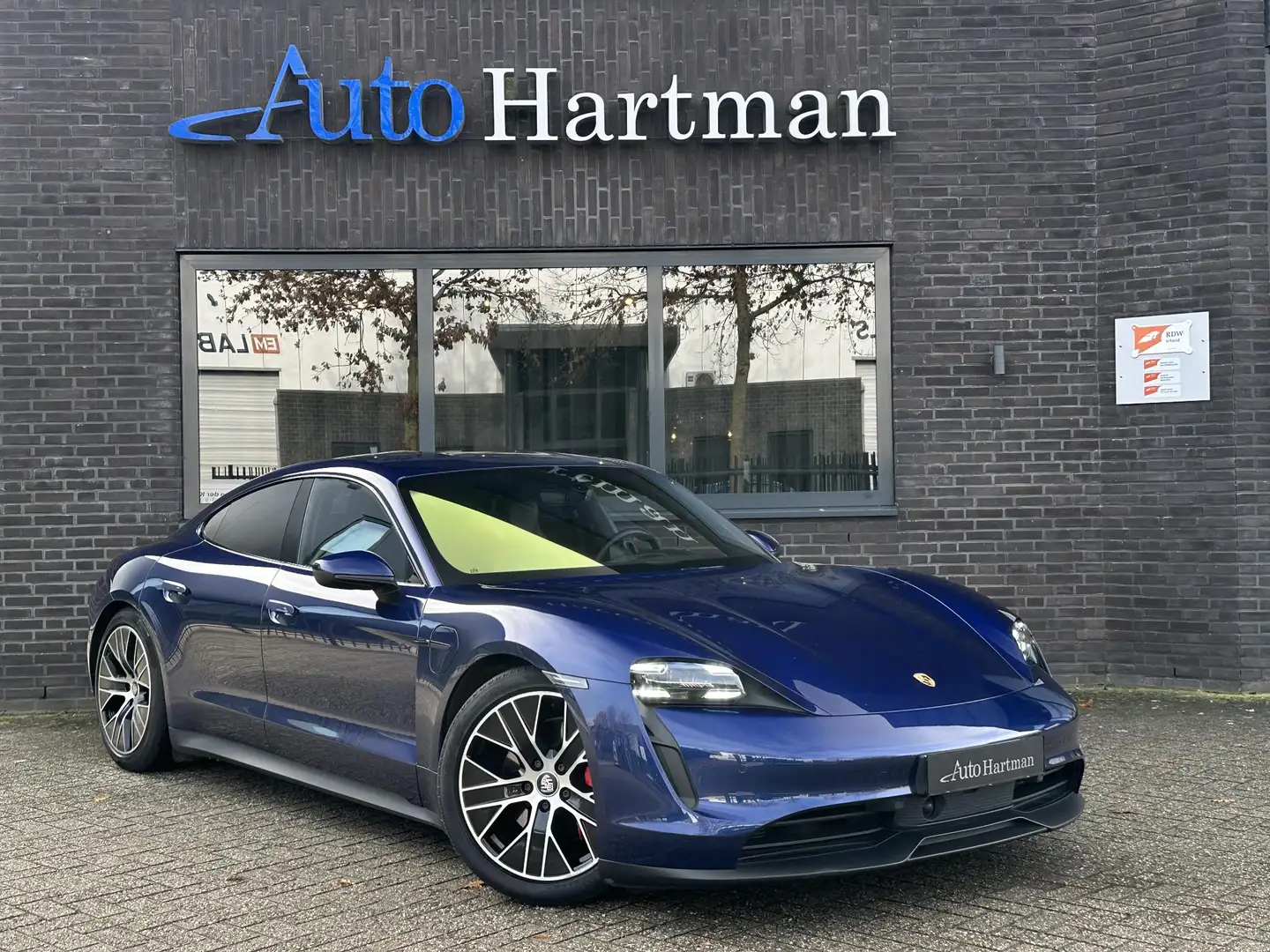Porsche Taycan 4S Performance+ SPORT-CHRONO|4WBESTURING|BIJRIJDER Blauw - 1