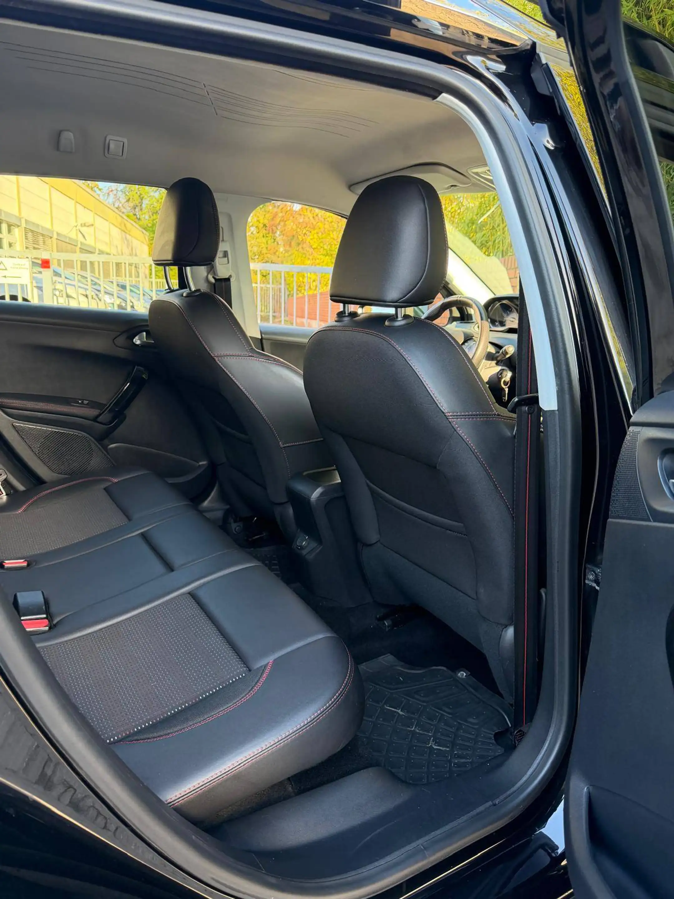 Peugeot 2008 Allure GT-Line // Garantie // Zahnriemen neu // 2-Hand // — photo 9