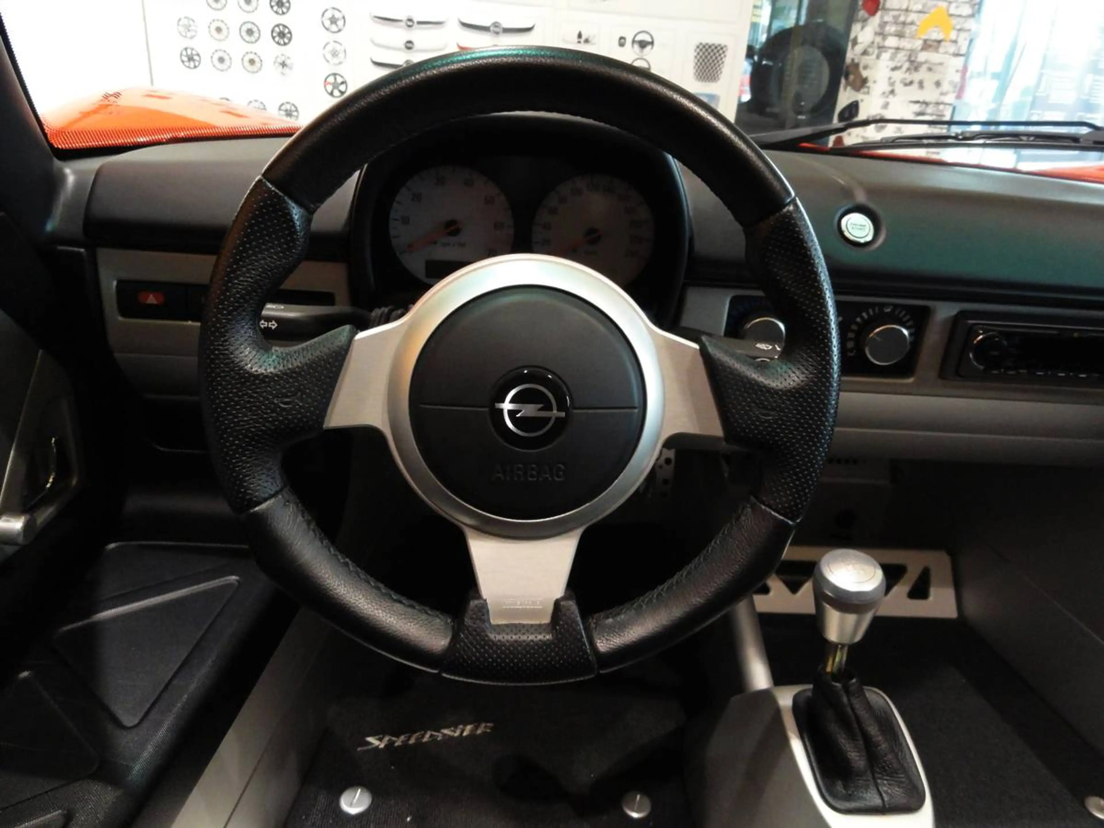 Opel Speedster 2.2 ECOTEC - Roadster - Original Zustand - SOMMERFAHRZEUG - inklusive Soft- & Hardtop — photo 15