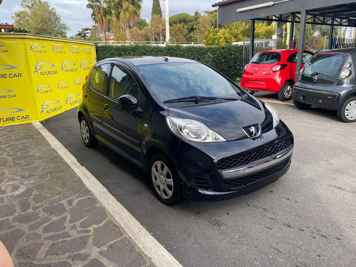 Peugeot 107 1.0 5 PORTE Noir - 2