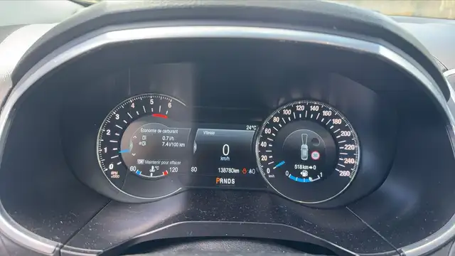Ford Edge view 12