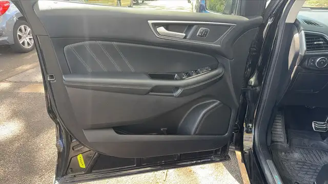 Ford Edge view 7