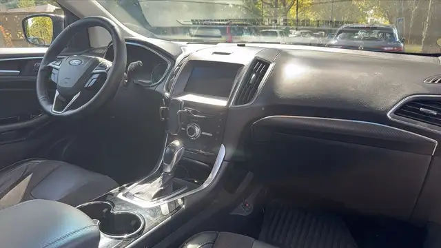 Ford Edge view 10