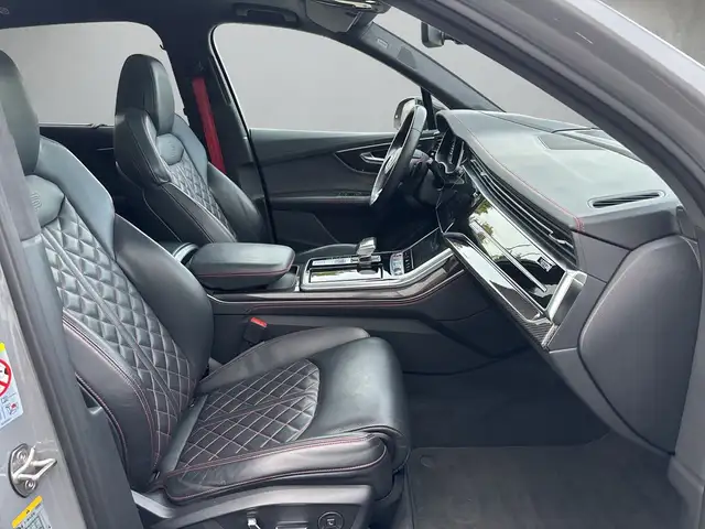 Audi SQ7 view 13