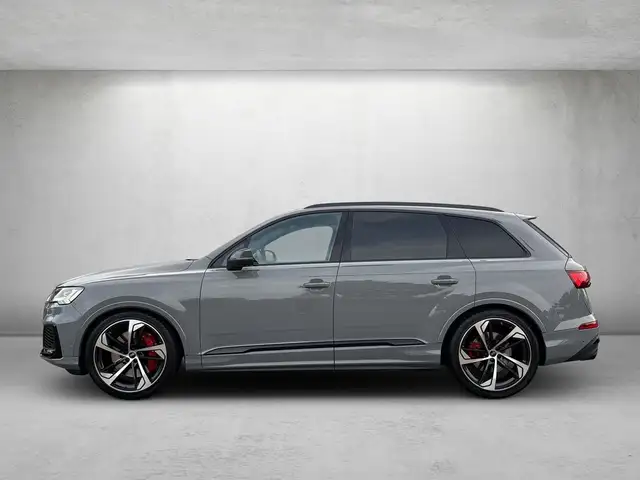 Audi SQ7 view 2