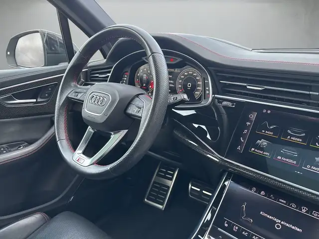 Audi SQ7 view 7