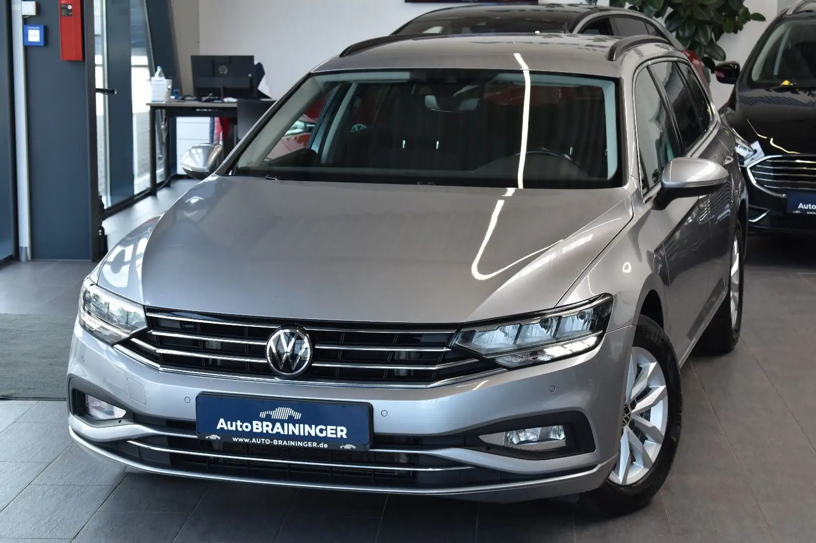 Volkswagen Passat Variant 2.0TDI DSG Business LED~ACC~AHK Silber - 1