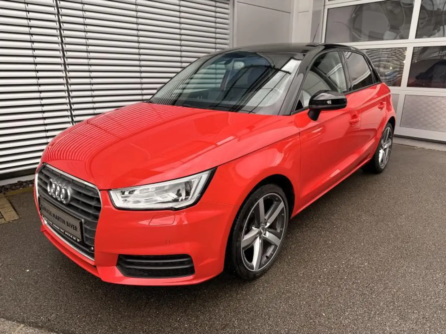 Audi A1 Sportback 1.4 TDI s-tronic Rouge - 1