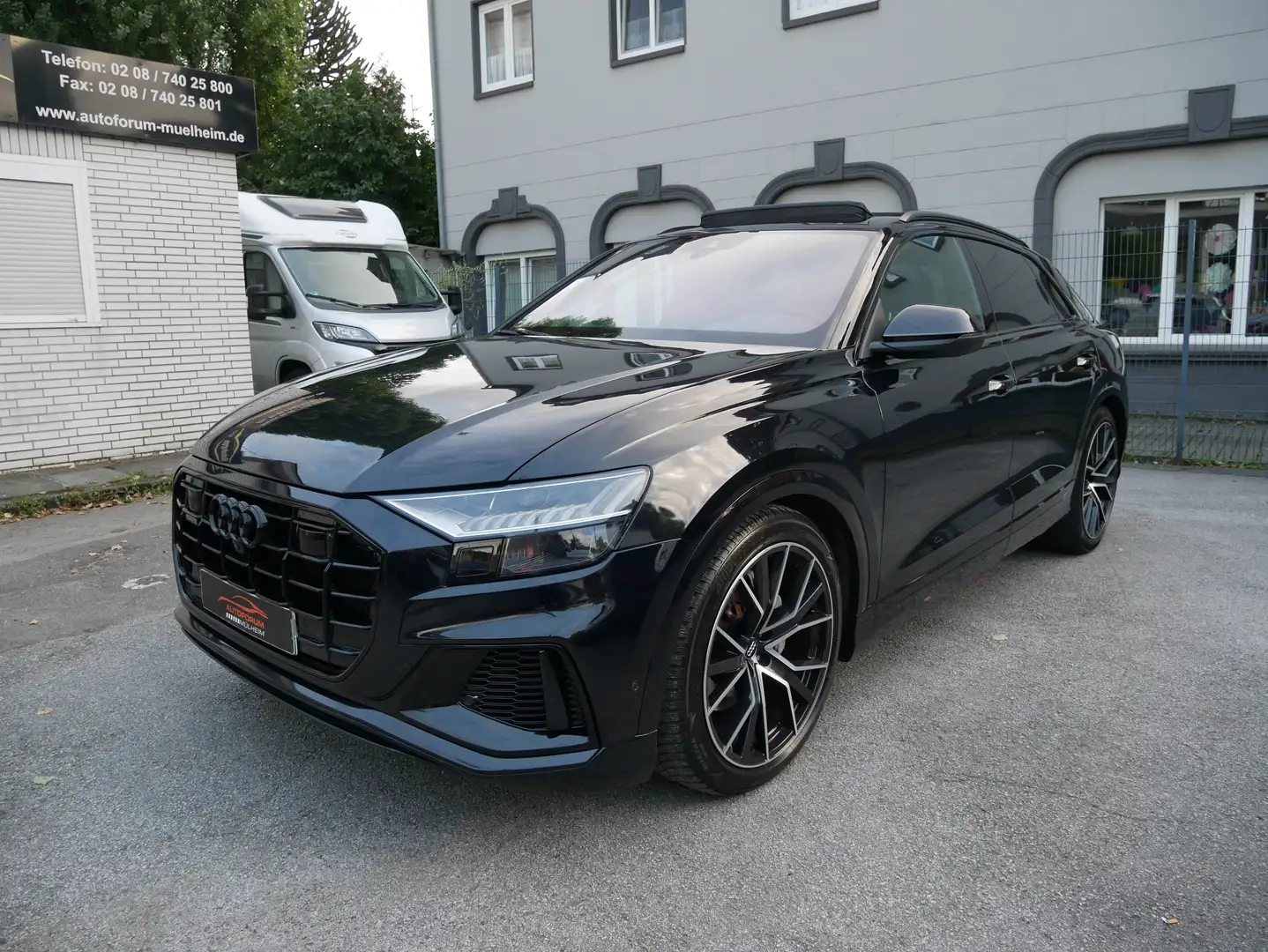 Audi Q8 50 TDI quattro 3xS-Line Matrix Pano STHZ Tour360Ka Schwarz - 1