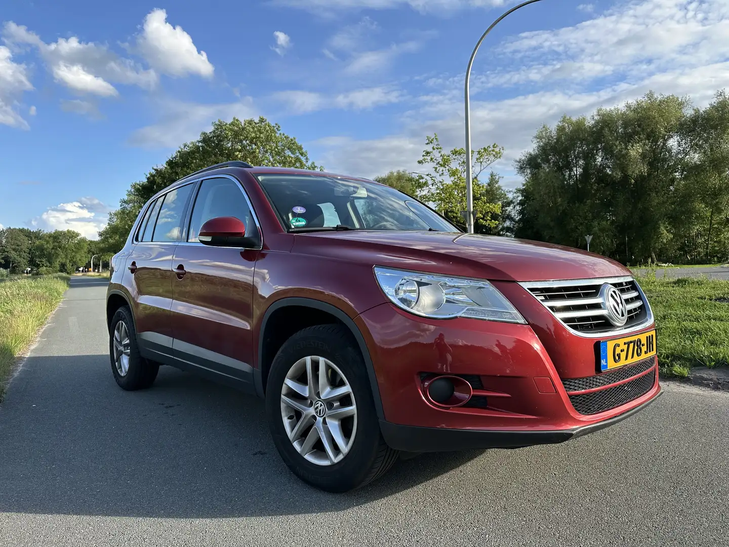Volkswagen Tiguan 1.4 TSI Easyline Rood - 2
