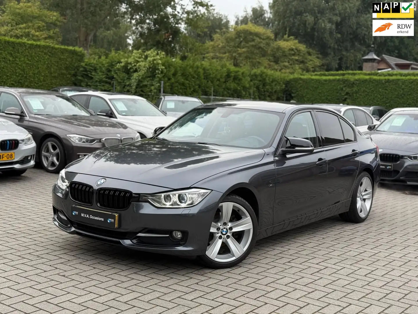 BMW 320 3-serie 320i EfficientDynamics Edition High Execut Grijs - 1