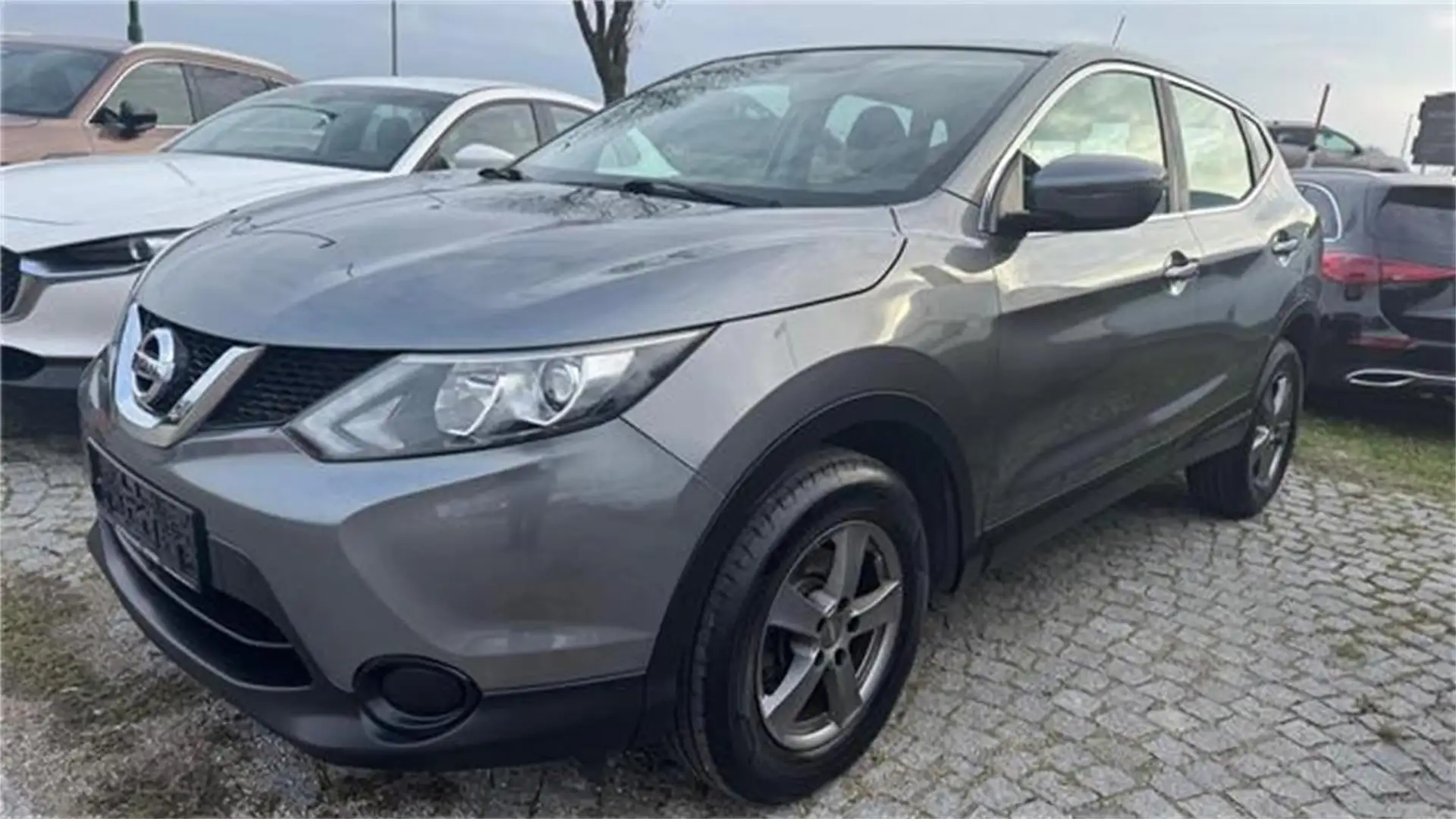 Nissan Qashqai QashQai 1,2 DIG-T Visia Grau - 1