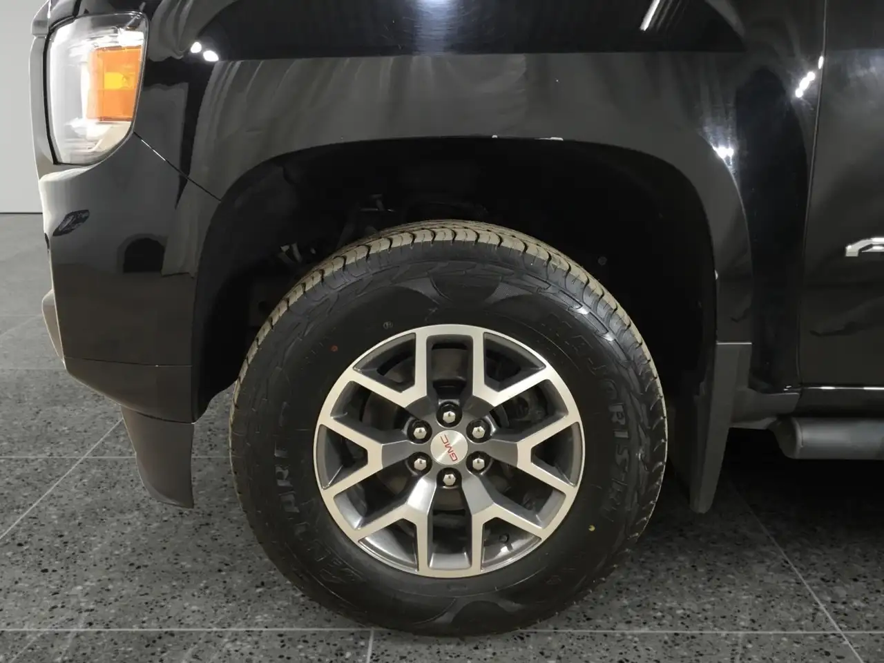 GMC Canyon снимка GMC Canyon