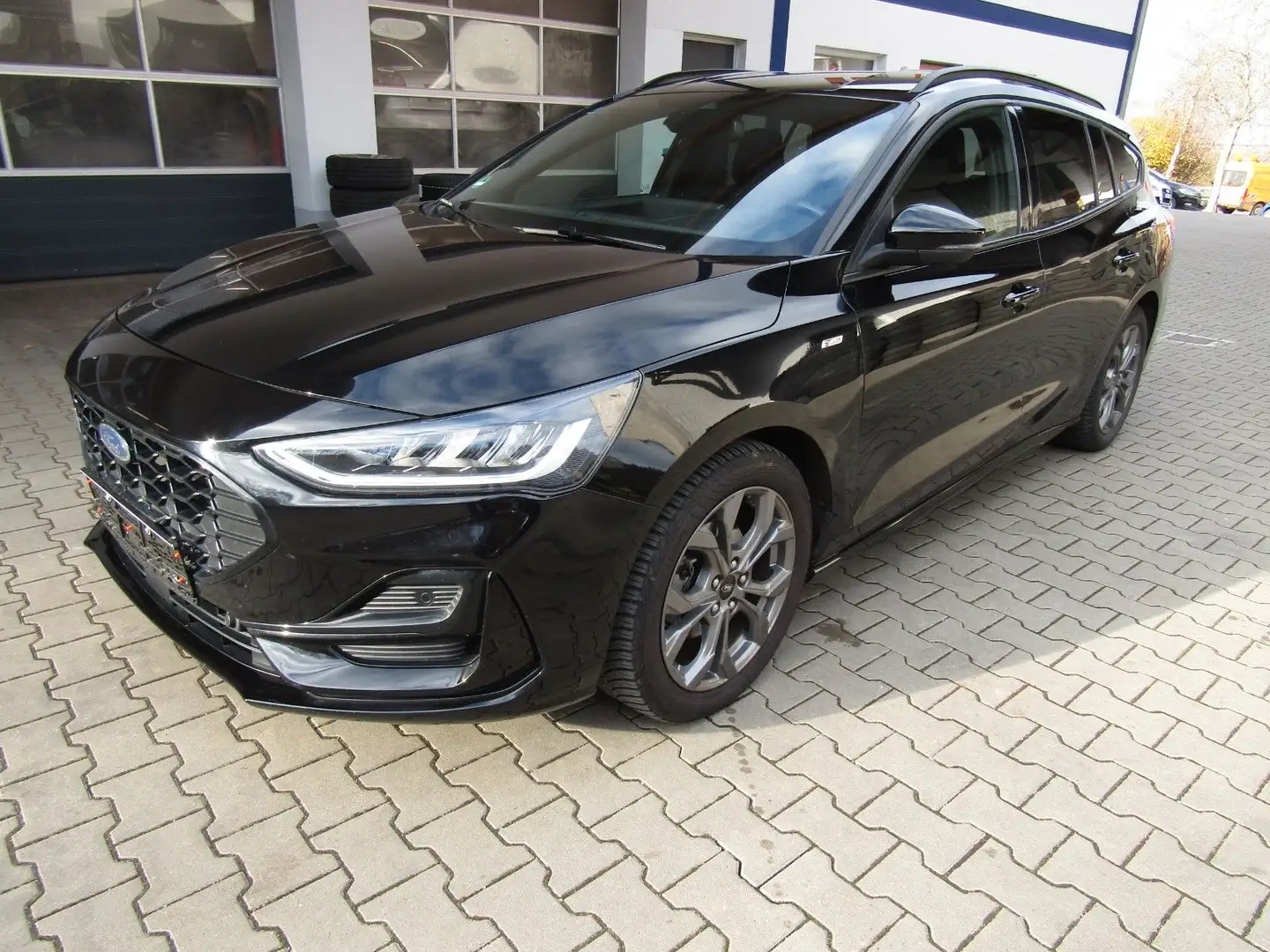 Ford Focus Turnier ST-Line   M-Hybrid  Navi  LED  SHZ Noir - 1