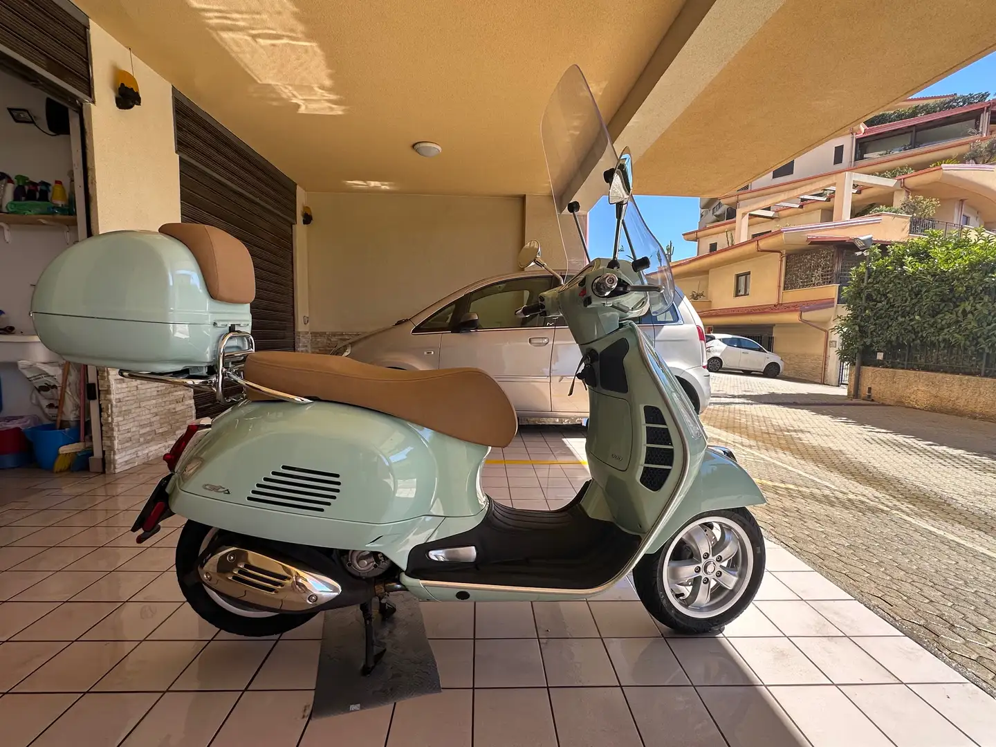 Vespa GTS 300 Zöld - 1