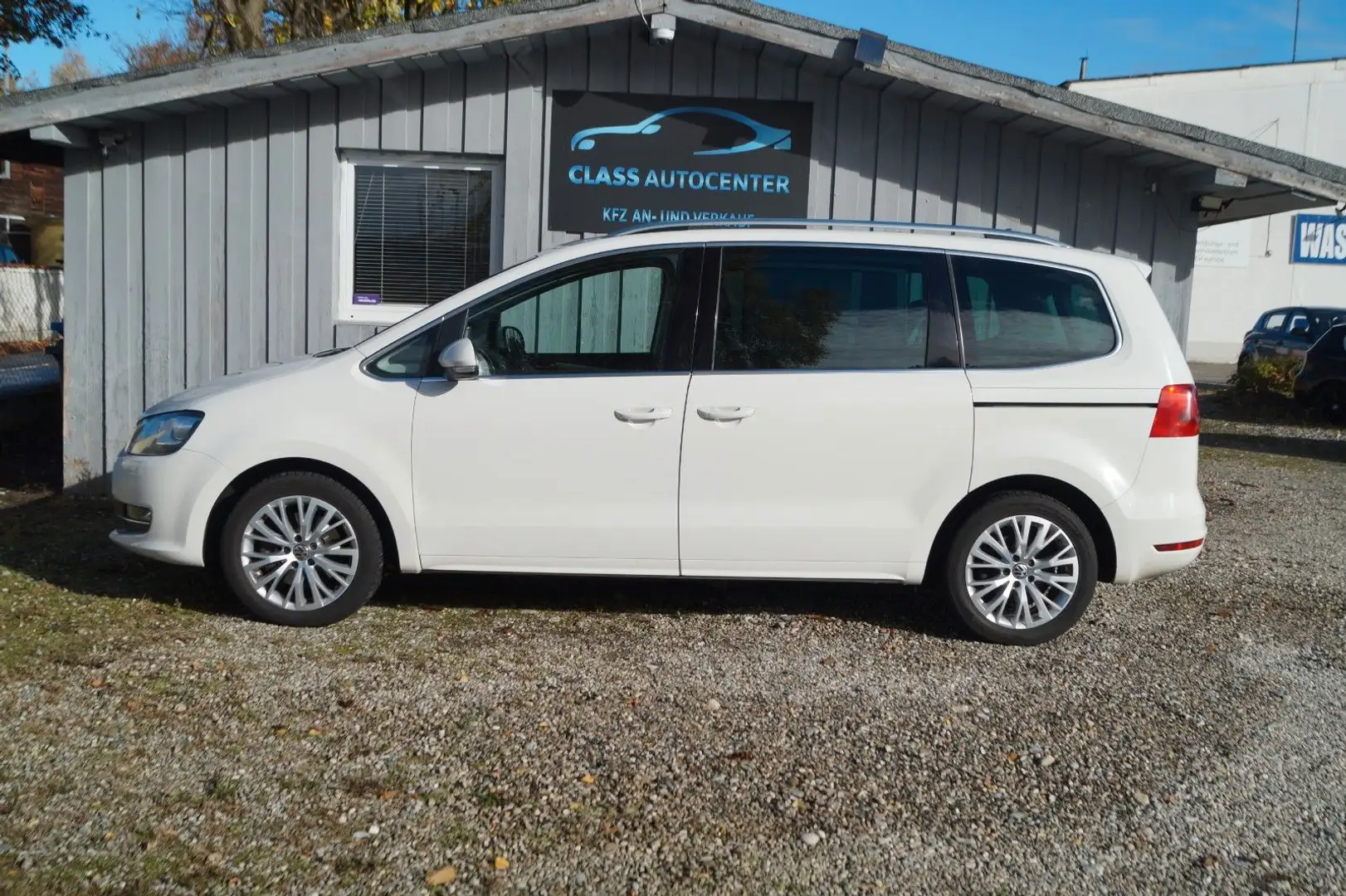 Volkswagen Sharan Highline BMT|6-Sitzer|Autom.|Pano|ZMS NEU Weiß - 2