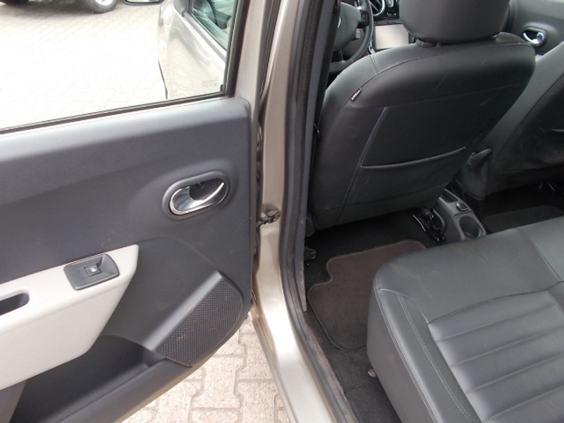 Dacia Lodgy 1.2 TCe Prestige AHK Leder Navi Klima PDC — photo 15