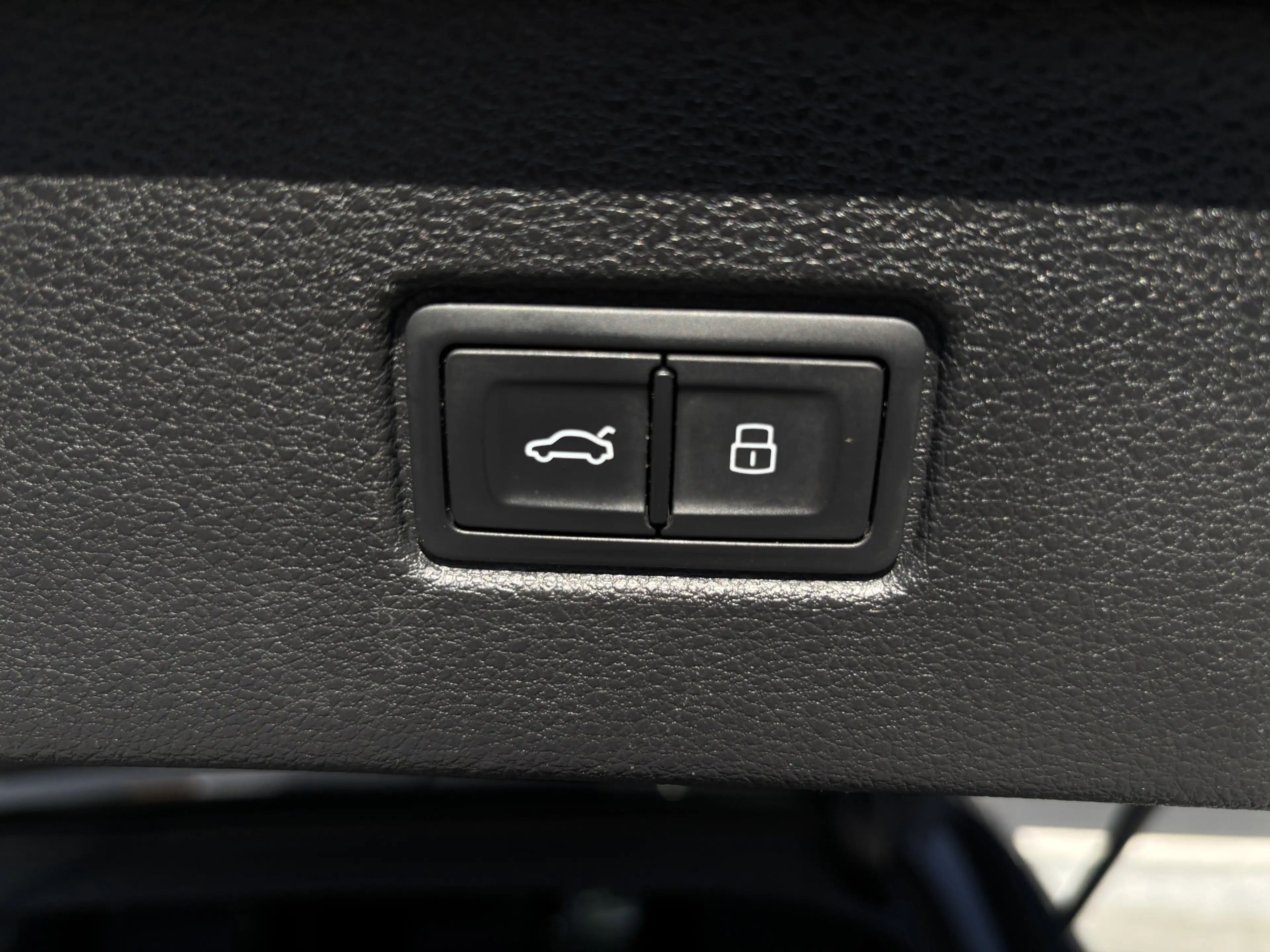 Audi Q7 e-tron 3.0 TDI quattro Premium Head-up Bose Pano — photo 12