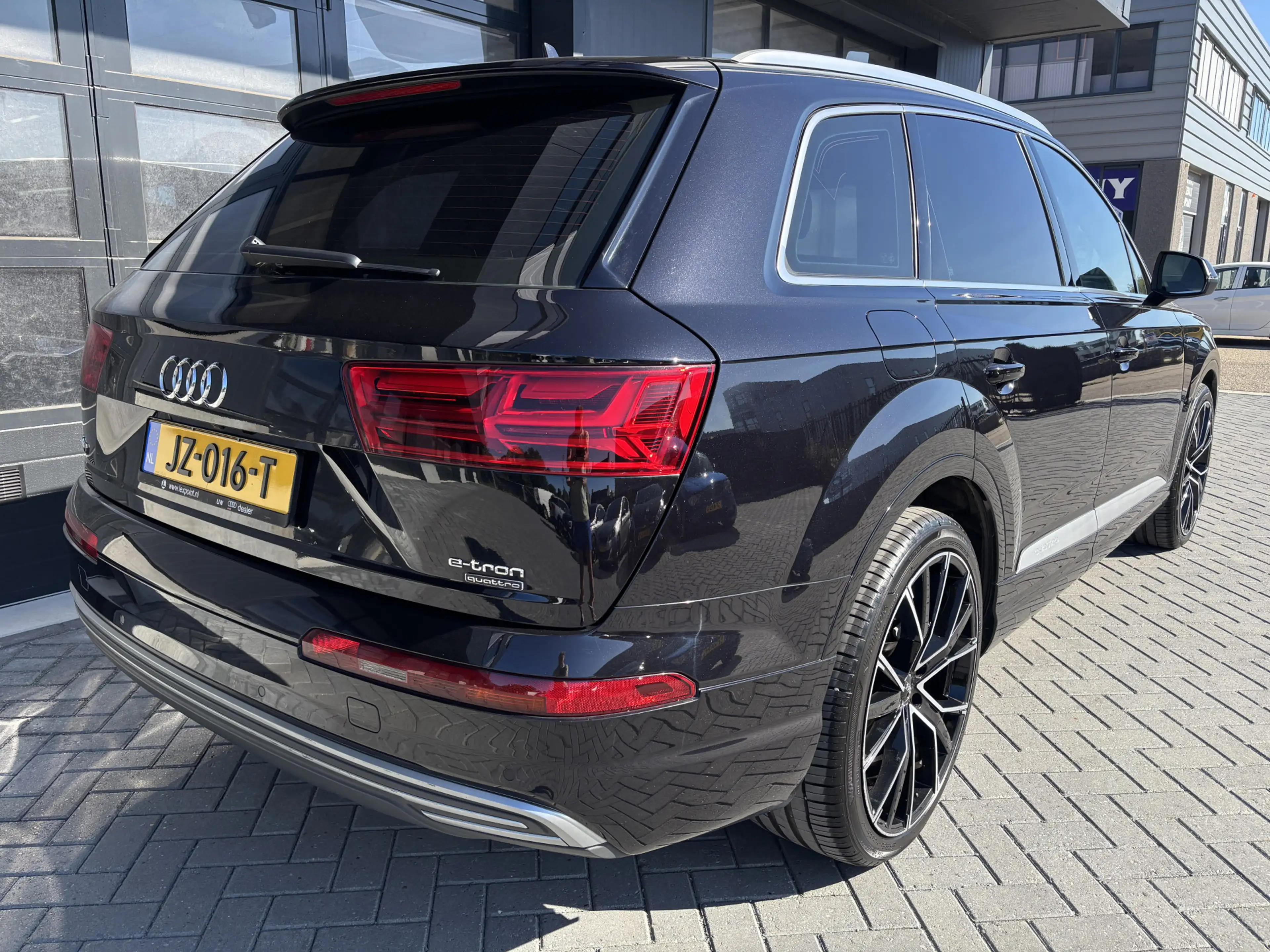 Audi Q7 e-tron 3.0 TDI quattro Premium Head-up Bose Pano — photo 3