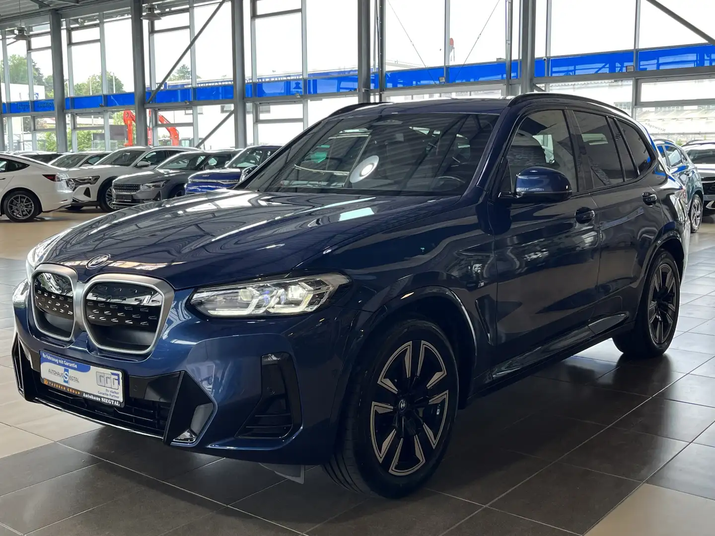 BMW X3 M Sport Inspiring Pano. AHK Aerodynamik LED Blau - 2