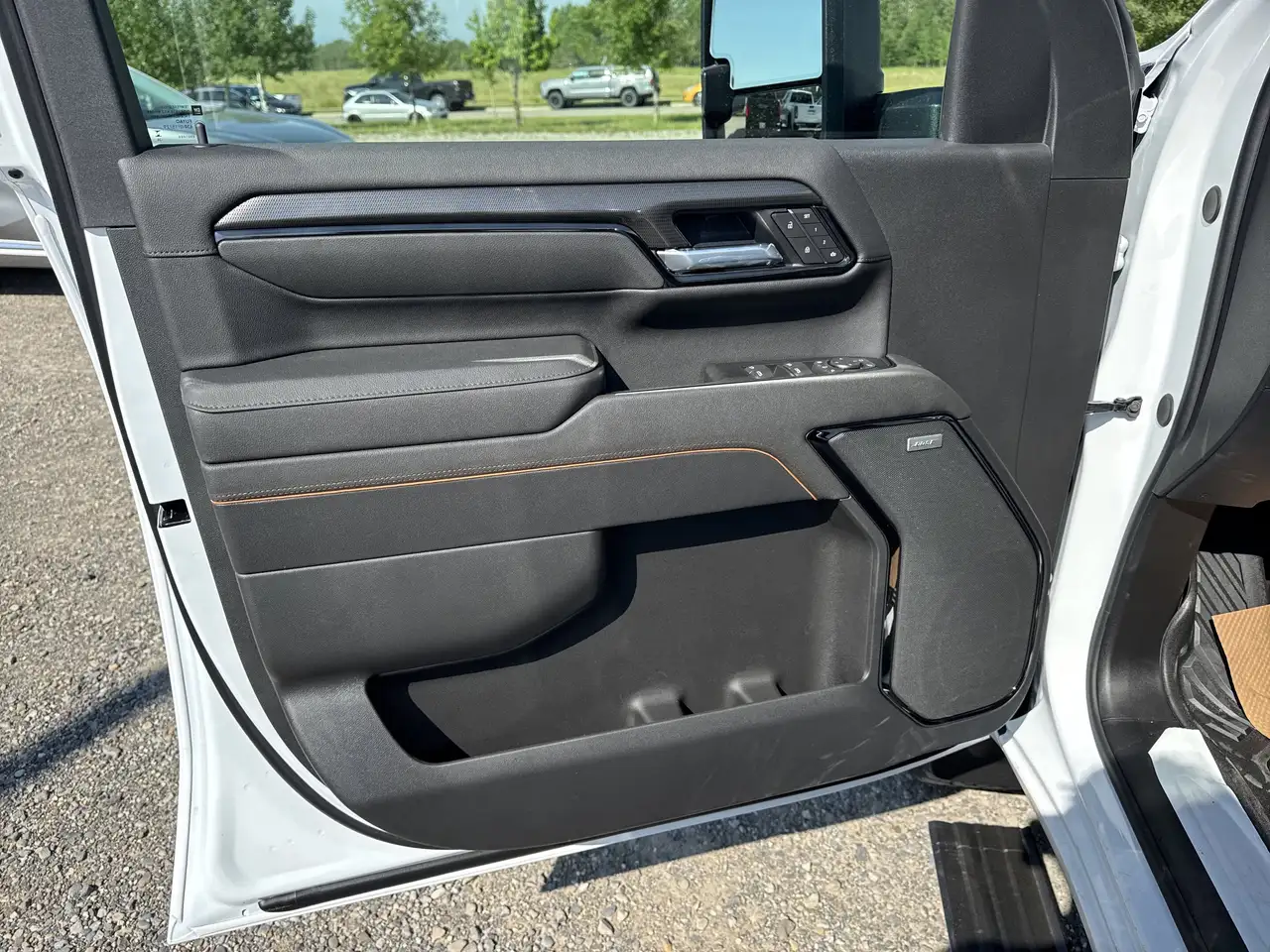 GMC Sierra 3500HD снимка GMC Sierra 3500HD